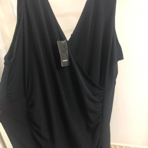 Torrid Tops - Torrid Black slimming tank Size 4 (26/28) Torrid Tops - Torrid Black slimming tank Size 4 (26/28)